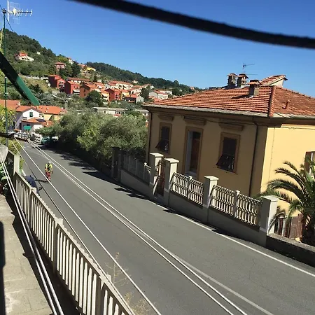 Casa Vacanze Via Genova 펜션